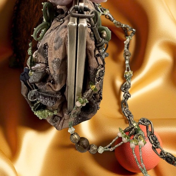 Vintage rare Mary Frances Bag,beaded,satin,kisslock,cottage core,Victorian green - Picture 7 of 10